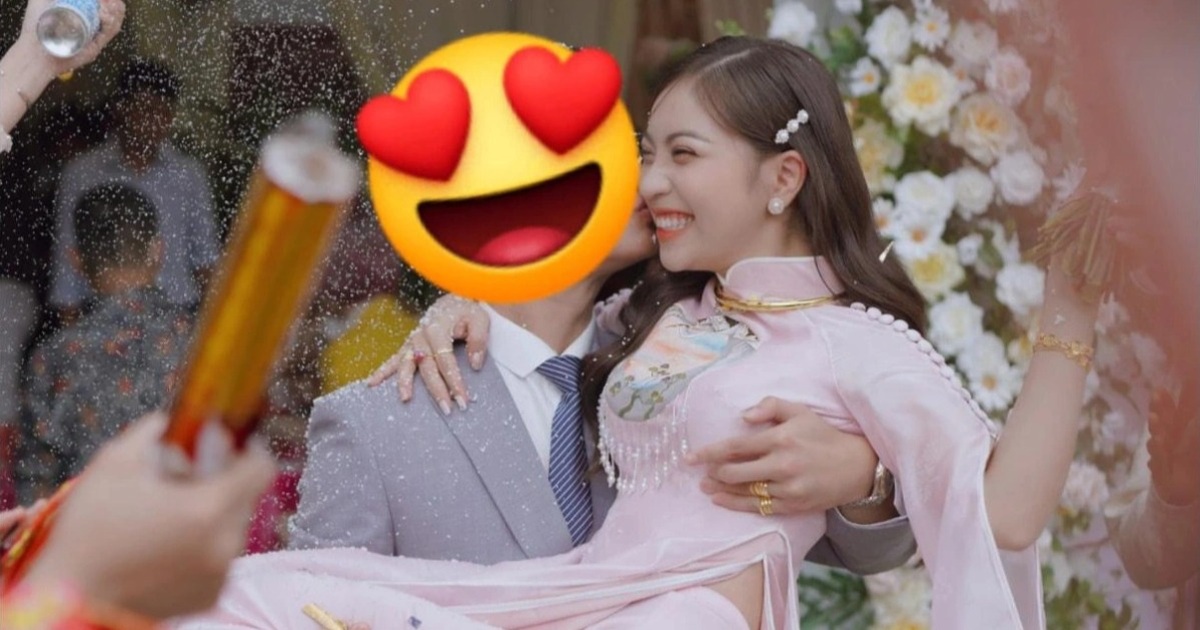 Nhật Lê - bạn gái cũ cầu thủ Quang Hải bất ngờ đính hôn