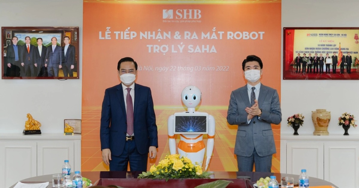 SHB đưa robot thông minh vào phục vụ giao dịch