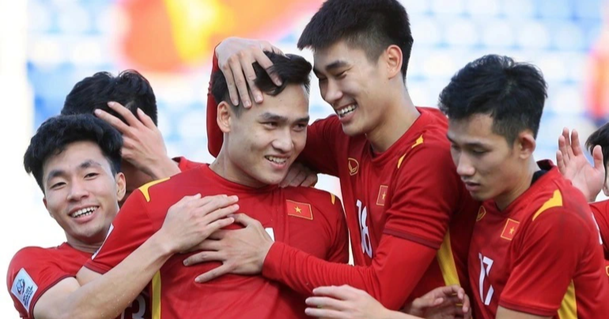 Tuyển Việt Nam vào tứ kết U23 châu Á, dân mạng tưng bừng chế ảnh ăn mừng