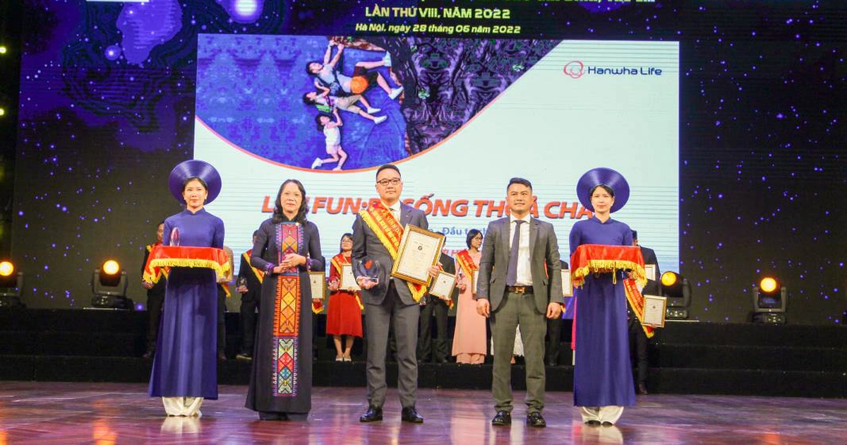 Hanwha Life Việt Nam vào "Top 100 sản phẩm - dịch vụ tốt nhất cho gia đình, trẻ em"