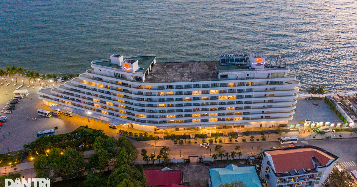 Read more about the article Khách sạn 5 sao ở Phú Quốc phải "cắt ngọn" vì xây vượt tầng giờ ra sao?