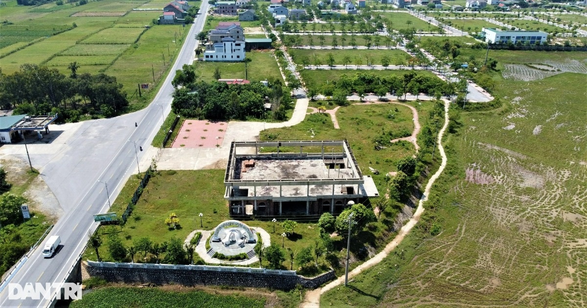 Read more about the article Cảnh nhếch nhác tại dự án hạ tầng đô thị ở khu "đất vàng" tại Hà Tĩnh