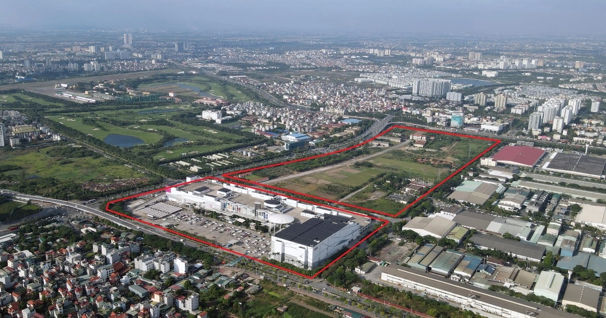Read more about the article Công viên công nghệ thông tin sát AEON Mall Long Biên đang để cỏ mọc