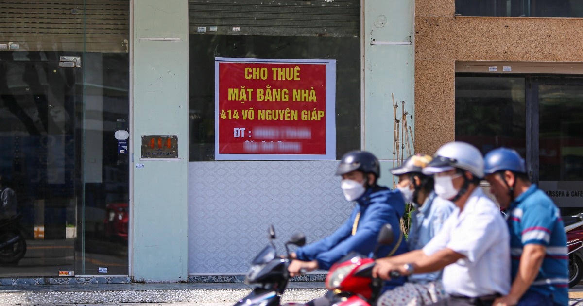 Read more about the article Cuối năm, khách sạn ven biển Đà Nẵng lại bỏ hoang, bị rao bán