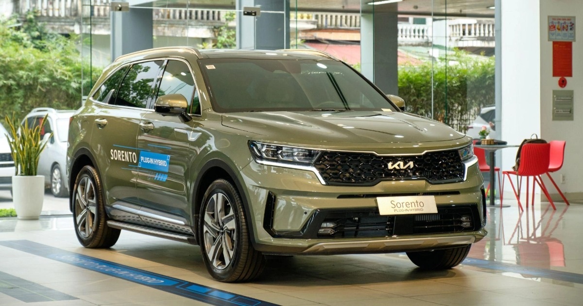 View - Ngoài "ăn xăng như ngửi", Kia Sorento PHEV có gì khi đắt gần bằng GLC 200 | Báo Dân trí