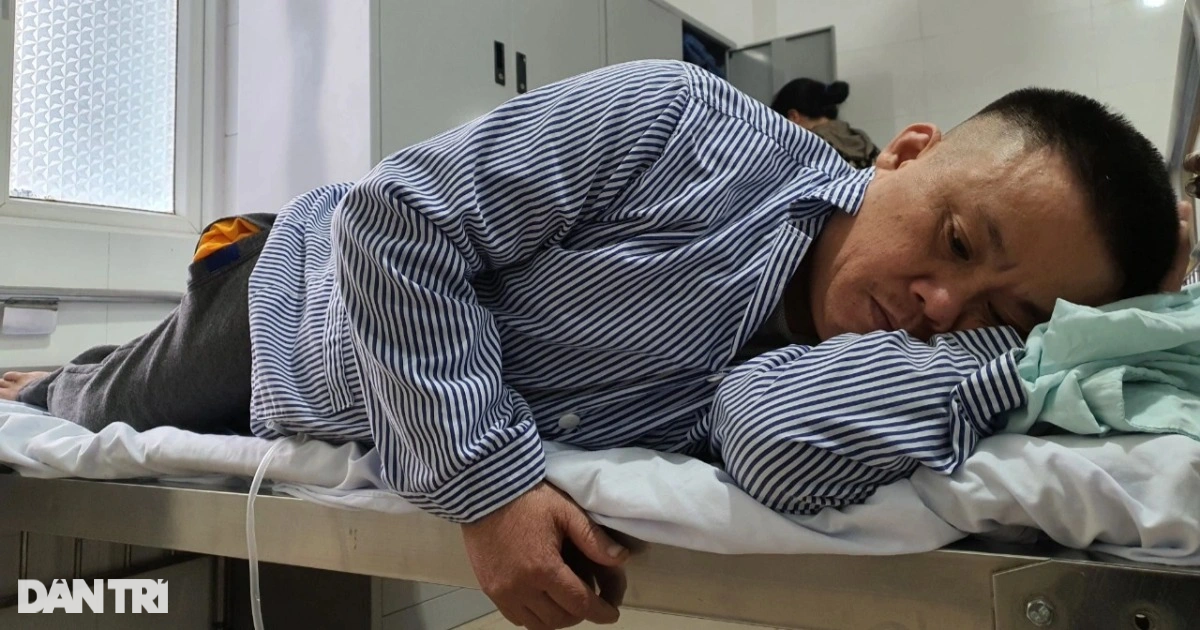 View - Cú trượt chân xuống khe núi và ước nguyện xót xa của người đàn ông | Báo Dân trí