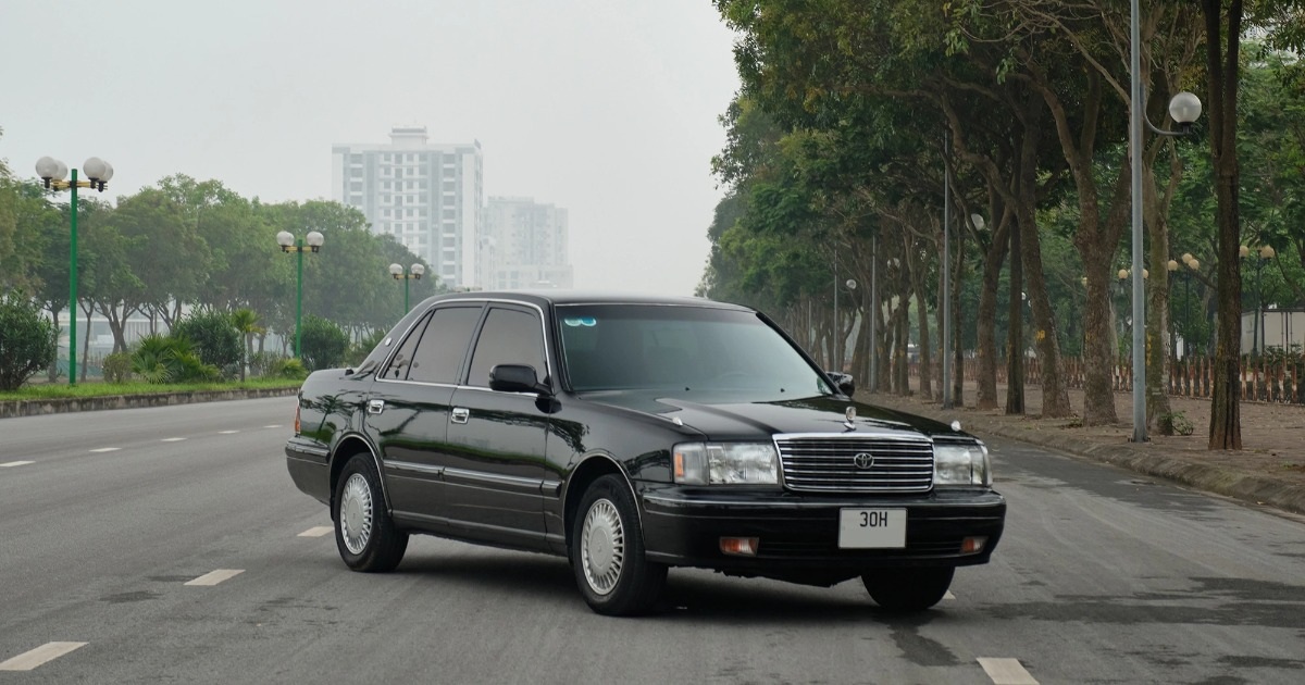 Cận cảnh Toyota Crown 1998: Được trả giá 1,6 tỷ đồng nhưng chủ xe chưa bán - 25