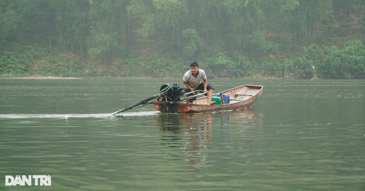 Gallery - Công phu nghề cào hến trên sông Mã | Báo Dân trí