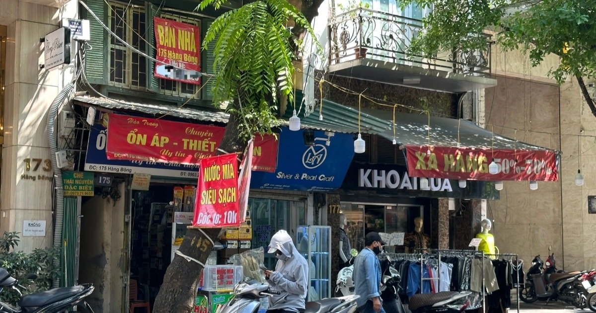 Read more about the article Nhà phố Hà Nội được rao bán rầm rộ, giá lên tới cả tỷ đồng/m2