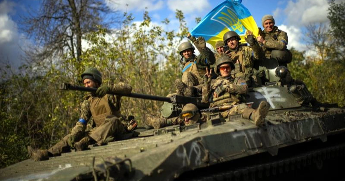 View - Ukraine tung các "nắm đấm thép" chiến lược vào phản công, Nga giáng trả | Báo Dân trí