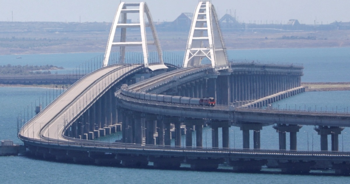 View - Nỗ lực phòng vệ của Nga trước các vụ tấn công vào cầu Crimea huyết mạch | Báo Dân trí