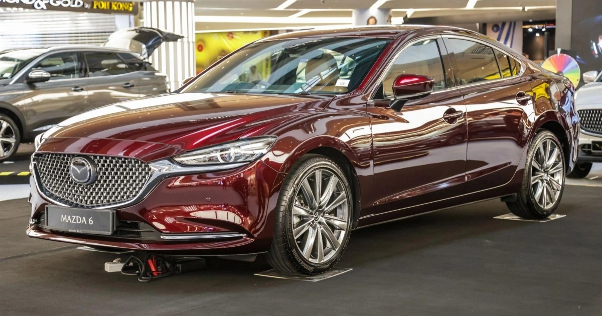 「Mazda6」誕生20周年を記念し、高級車のように内装をグレードアップした特別仕様車