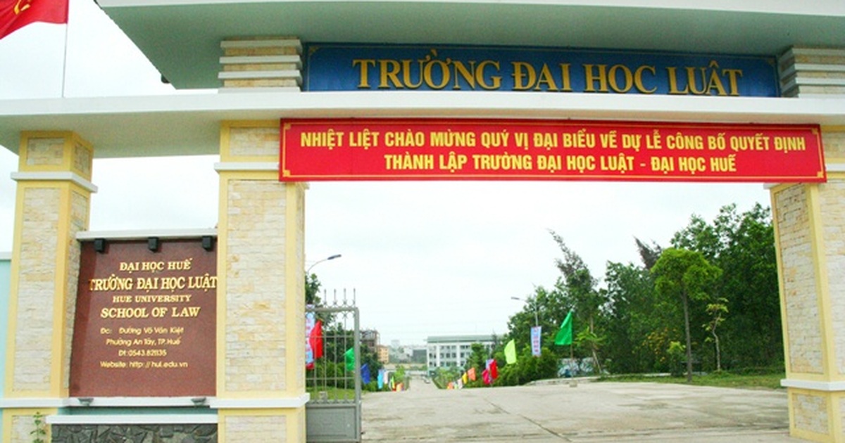 Đại học Luật Huế thành lập - câu chuyện vươn lên từ nội lực của chính bản  thân | Báo Dân trí