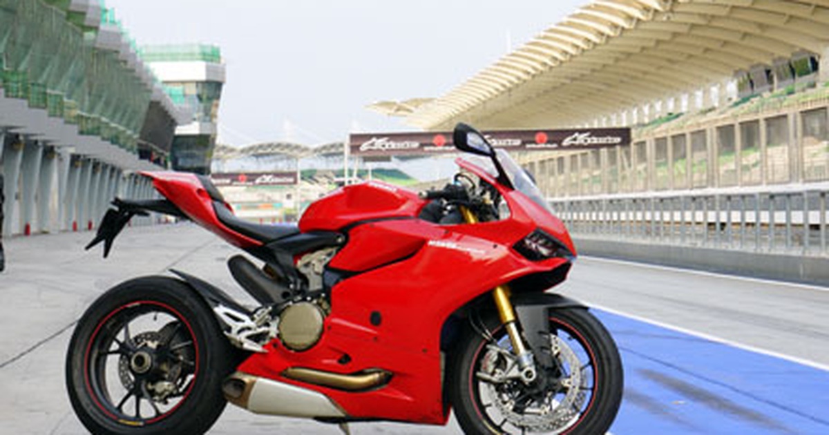 Ducati Panigale 1199s - Ước mơ xa | Báo Dân trí