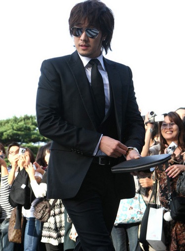 Kwon Sang Woo và Son Tae Young: Rạng rỡ ngày cưới! - 18