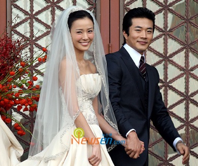 Kwon Sang Woo và Son Tae Young: Rạng rỡ ngày cưới! - 2