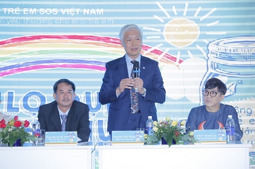 Đừng để trẻ phải lớn lên một mình: Chiếc lọ đong đầy tình thương với trẻ mồ côi - 1 Đừng để trẻ phải lớn lên một mình: Chiếc lọ đong đầy tình thương với trẻ mồ côi - 1