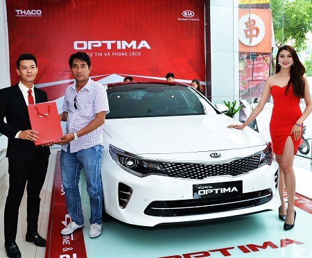 Kia Optima tại Việt Nam có gì mới? - 5 Khách hàng đầu tiên sở hữu xe Kia Optima mới