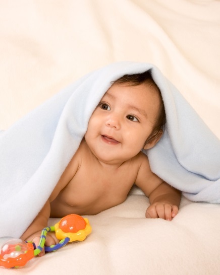 Bí quyết ngừa hăm tã hiệu quả cho bé - 2 Cho bé yêu luôn thoải mái khám phá thế giới