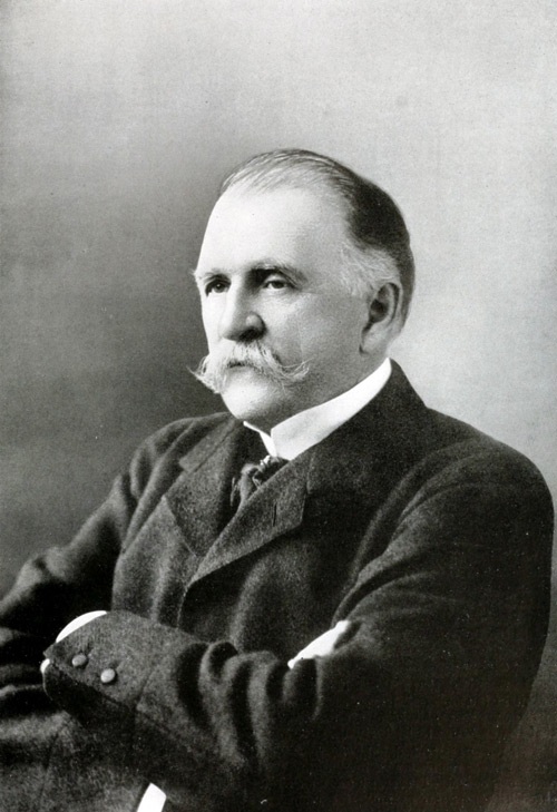 Những sự kiện lịch sử thú vị liên quan đến… nắp chai - 1 William Painter – “cha đẻ” của chiếc nắp chai viền răng cưa