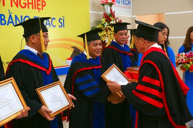 HUTECH thông báo tuyển sinh đào tạo trình độ Thạc sĩ đợt 2 năm 2017 - 4 HUTECH là địa chỉ đào tạo Sau đại học uy tín được đông đảo thí sinh lựa chọn hàng năm