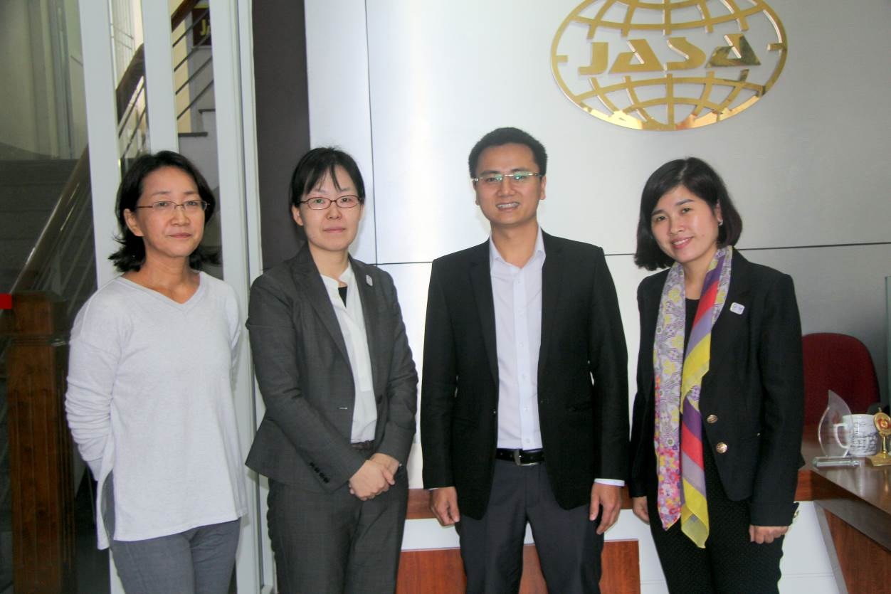 Jasa - thương hiệu uy tín tư vấn du học Nhật Bản tại Nghệ An - 3
Bà Mizuki Tanaka - Bí thư thứ hai Đại sứ quán Nhật Bản tại Việt Nam (thứ 2 từ trái sang) đến thăm và làm việc tại Jasa