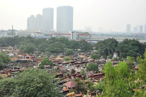 Cần có cái nhìn thấu đáo cho các dự án chung cư gần nghĩa trang - 1 Nghĩa trang nằm cạnh dự án BDS đã là “chuyện thường” đối với người dân thủ đô