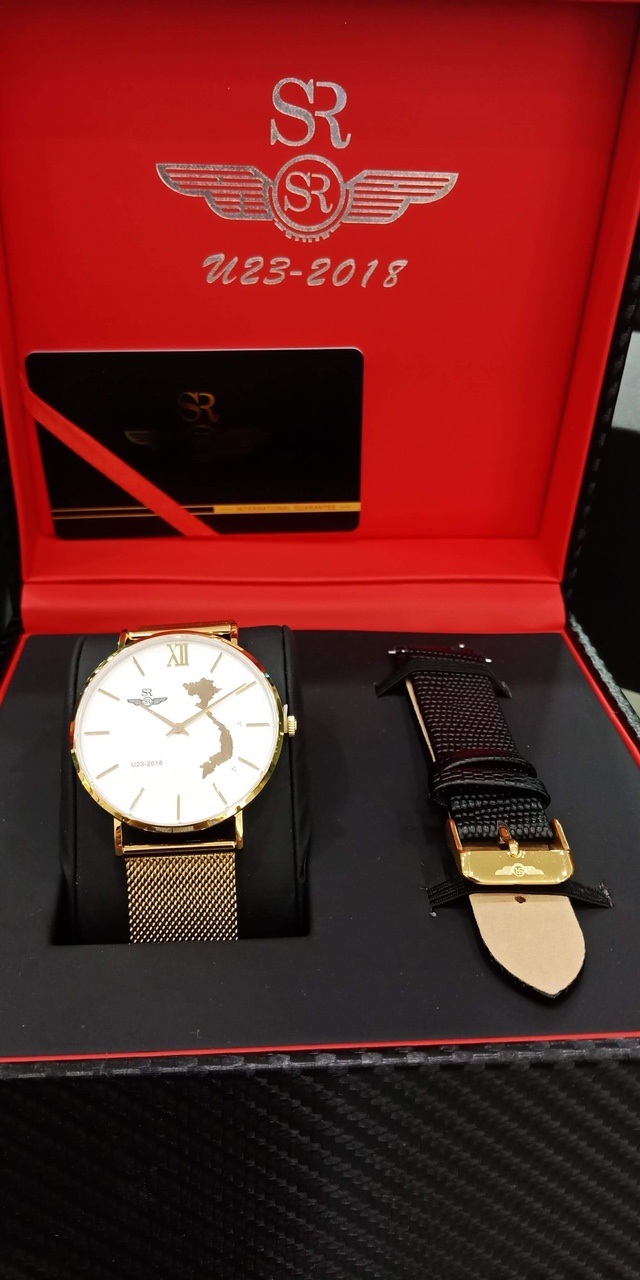 Phiên bản màu vàng mặt trắng