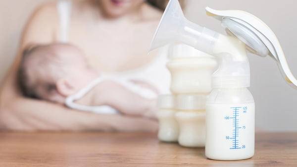 Bước tiến mới trong phương pháp nuôi con thuận tự nhiên - 2 Sử dụng cốm Breastmum, sữa mẹ dồi dào cho con thoải mái tu ti