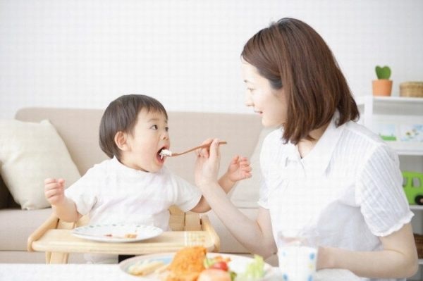 Cùng Vinamilk chăm sóc sức khỏe cho bé vào mùa lạnh - 1 Cùng Vinamilk chăm sóc sức khỏe cho bé vào mùa lạnh - 1