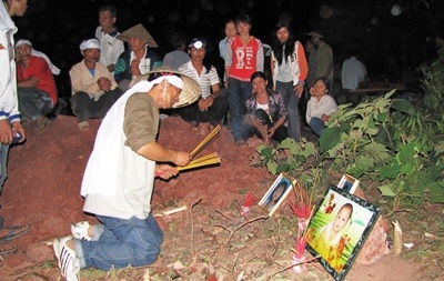 Đêm trắng đẫm nước mắt  - 7