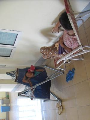 Người “há miệng thở”, sông hồ khô cạn vì nắng nóng - 1 Người “há miệng thở”, sông hồ khô cạn vì nắng nóng - 1