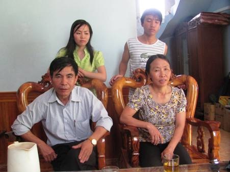 Chưa thôi lo sợ sau đêm bị kẻ xấu ném mìn - 2 Chưa thôi lo sợ sau đêm bị kẻ xấu ném mìn - 2