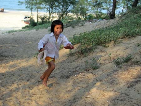 Khắc khoải những gương mặt trẻ thơ vùng mỏ sắt Thạch Khê - 8 Khắc khoải những gương mặt trẻ thơ vùng mỏ sắt Thạch Khê - 8