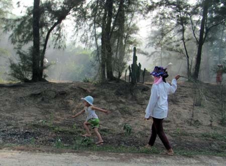 Khắc khoải những gương mặt trẻ thơ vùng mỏ sắt Thạch Khê - 10 Khắc khoải những gương mặt trẻ thơ vùng mỏ sắt Thạch Khê - 10