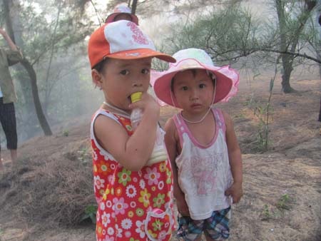 Khắc khoải những gương mặt trẻ thơ vùng mỏ sắt Thạch Khê - 7 Khắc khoải những gương mặt trẻ thơ vùng mỏ sắt Thạch Khê - 7