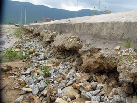 Dân tái định cư sau nỗi sợ nhà sụt lại lo công trình xuống cấp - 6