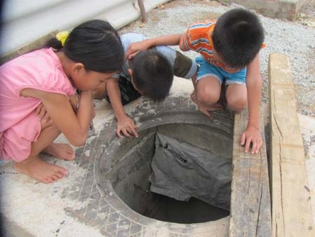 Dân tái định cư sau nỗi sợ nhà sụt lại lo công trình xuống cấp - 11