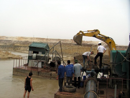 Hối hả di dân khi cơn bão đang tiến sát bờ - 7