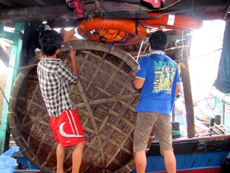 Hối hả di dân khi cơn bão đang tiến sát bờ - 8