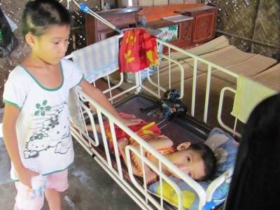 Hơn 25 triệu đồng đến với 2 em bé bị bò húc trọng thương - 1