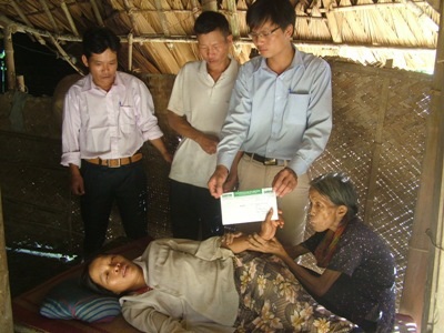 Hy vọng được nhập viện nhen nhóm với đôi vợ chồng nghèo lâm trọng bệnh - 1