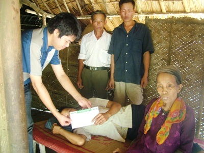 Tiếp thêm hy vọng được nhập viện với đôi vợ chồng nghèo lâm trọng bệnh - 1