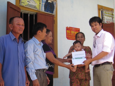 Bạn đọc giúp hơn 72 triệu đồng đến bé 6 tháng tuổi khát sữa mẹ - 2 Bạn đọc giúp hơn 72 triệu đồng đến bé 6 tháng tuổi khát sữa mẹ - 2