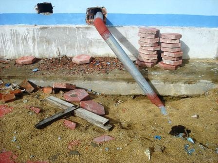 Dân sống cạnh công trình nước sạch 7,6 tỉ đồng vẫn... khát - 1