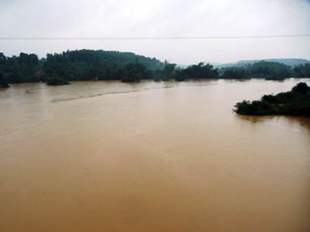 Cận cảnh Cố đô Huế ngập trong nước lớn - 15