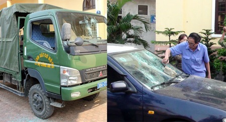 Đám đông đưa tang lại vào đập phá trụ sở UBND xã