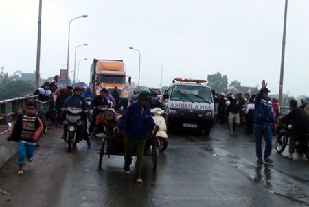 Hung thần xe ben đâm chết người rồi bỏ trốn