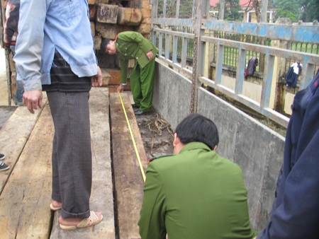 Đợt cao điểm trấn áp tội phạm, công an lập nhiều chiến công - 3 Đợt cao điểm trấn áp tội phạm, công an lập nhiều chiến công - 3