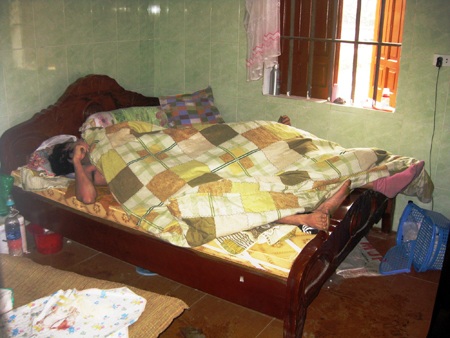 Ba mẹ con chết bất thường trong nhà kín - 1 Ba mẹ con chết bất thường trong nhà kín - 1